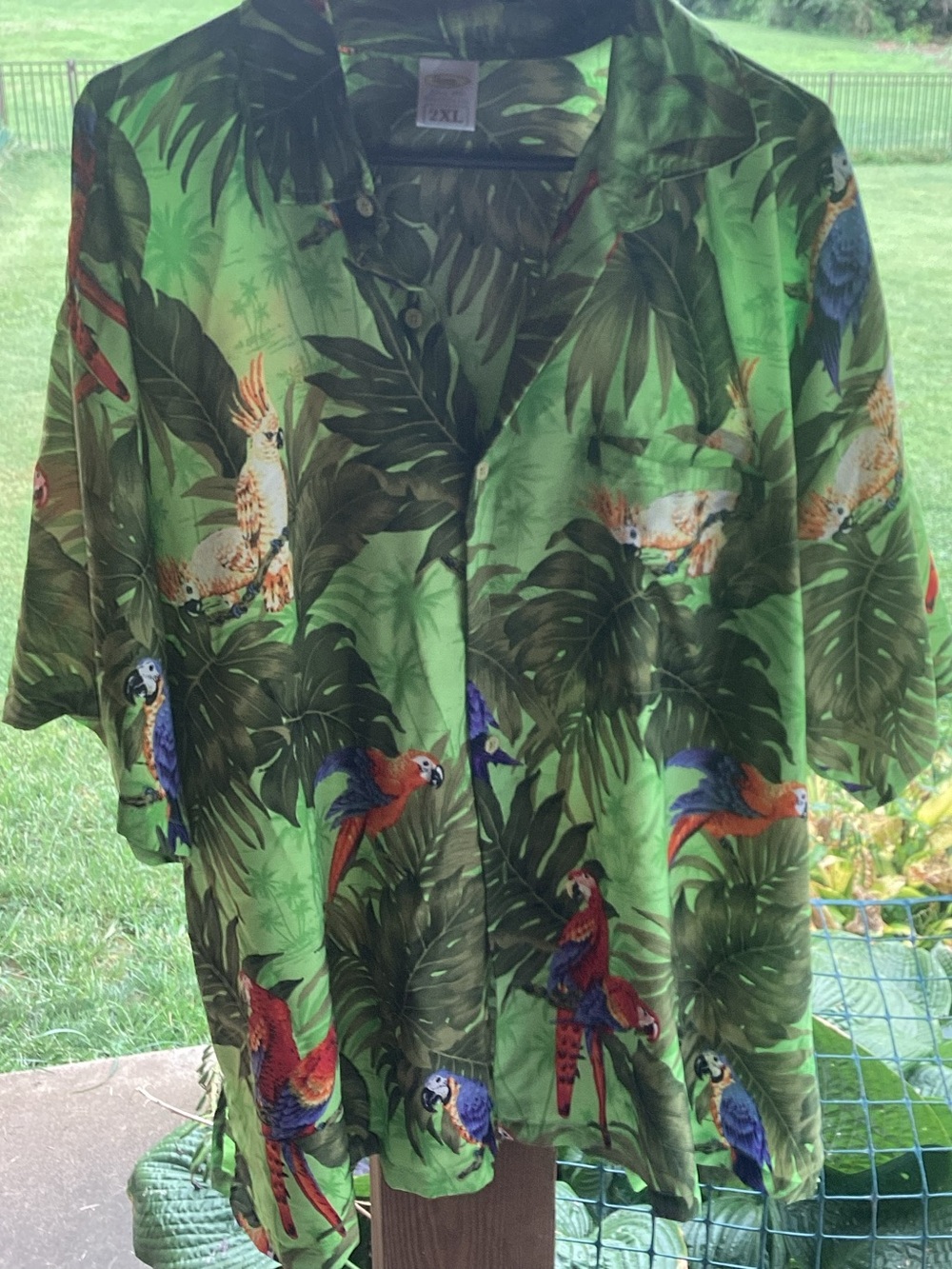 Rima Beach World Aloha Shirt XXL in green with parrots